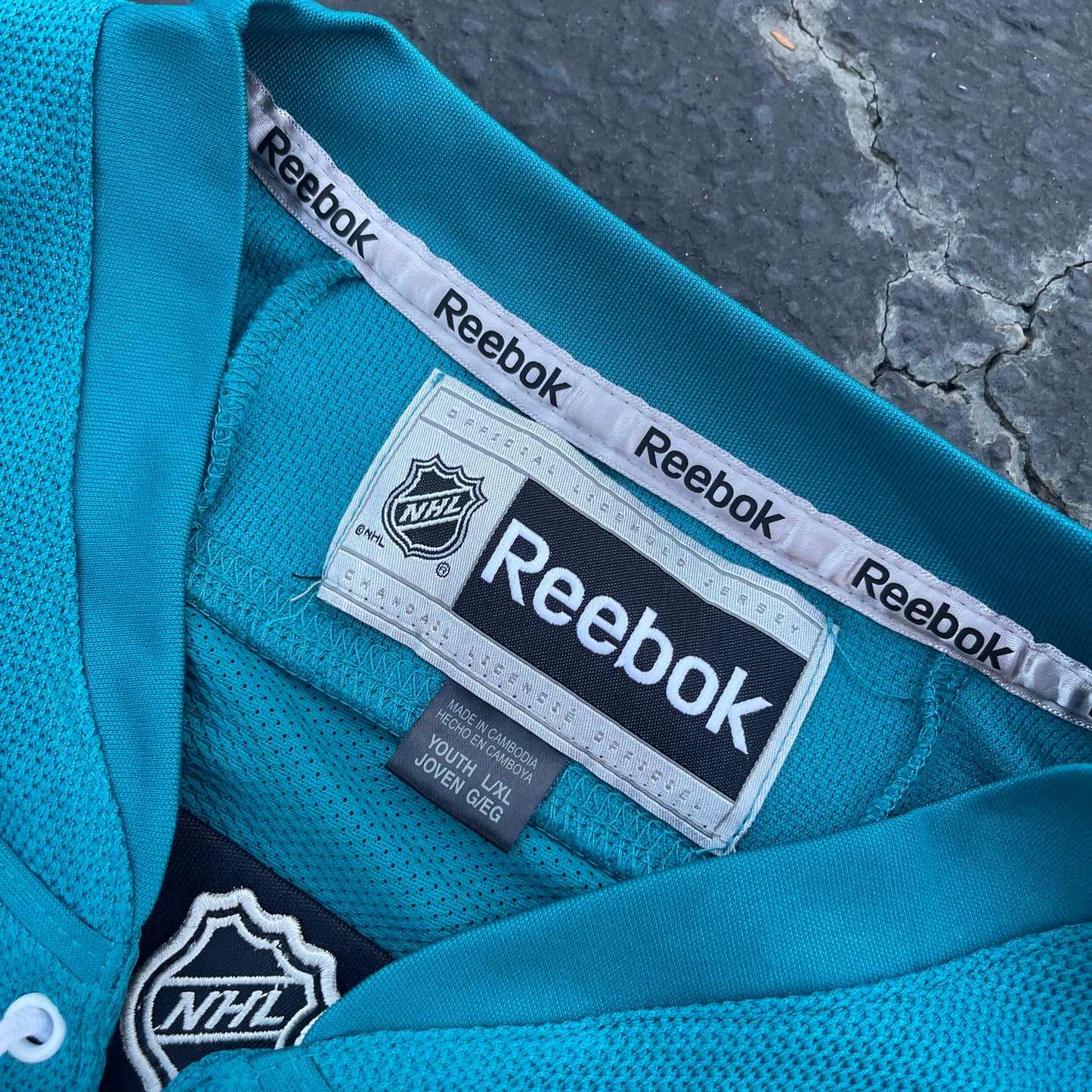 Reebok NHL Sharks Jersey size L/XL Youth