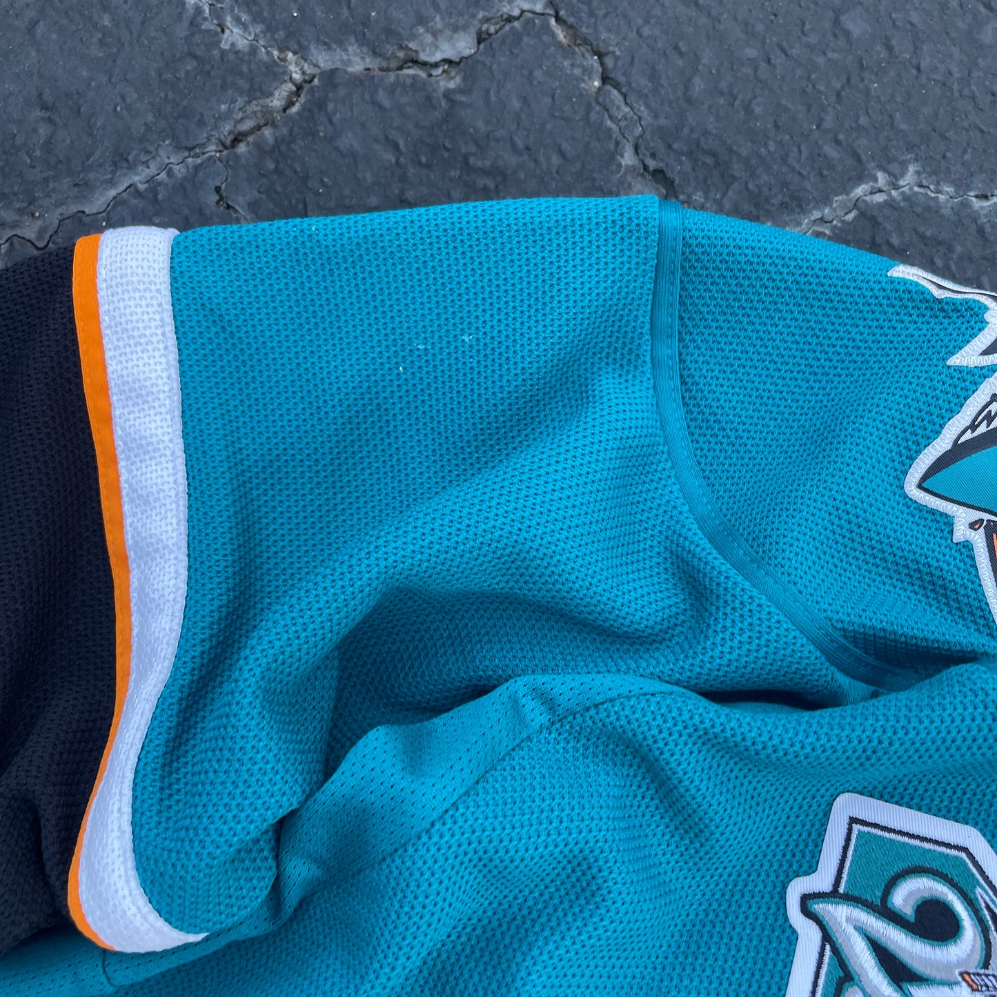 Reebok NHL Sharks Jersey size L/XL Youth