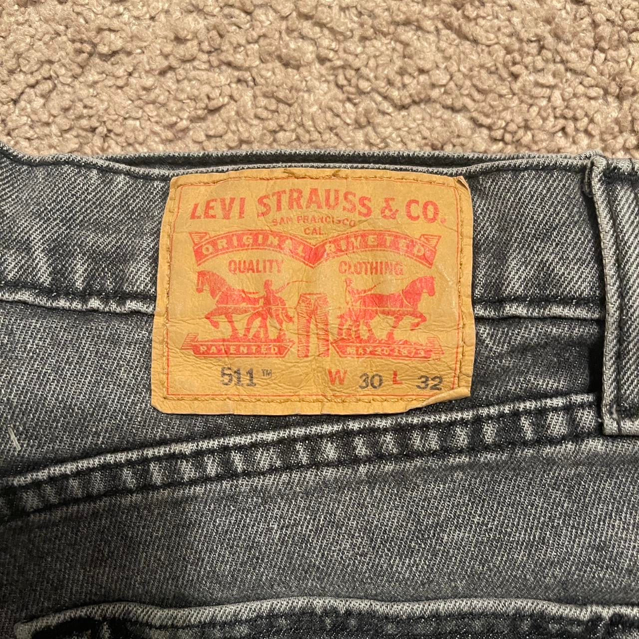 Levi’s 511 men’s 30x32 ripped patch style