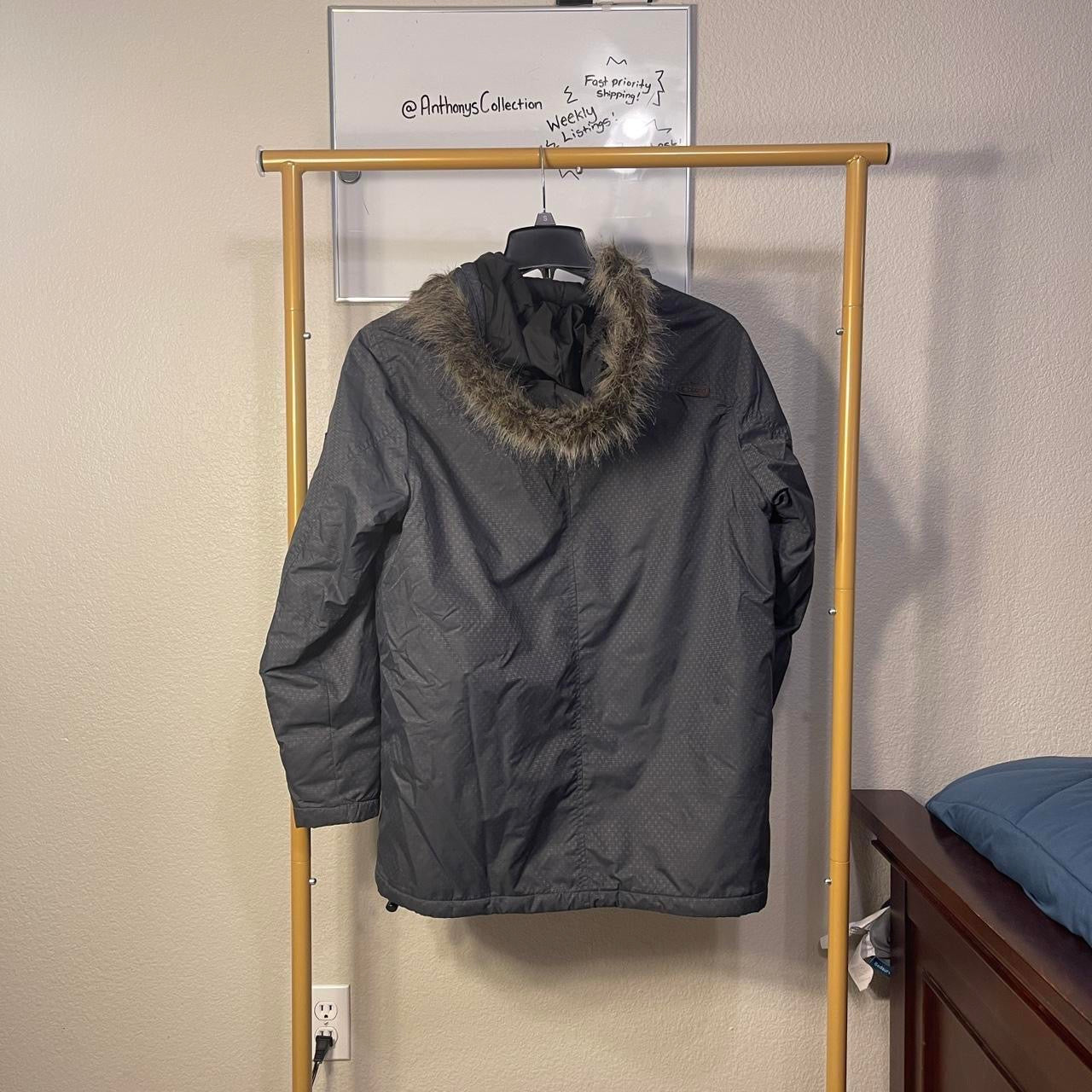 Billabong 2000s fur hood jacket size M